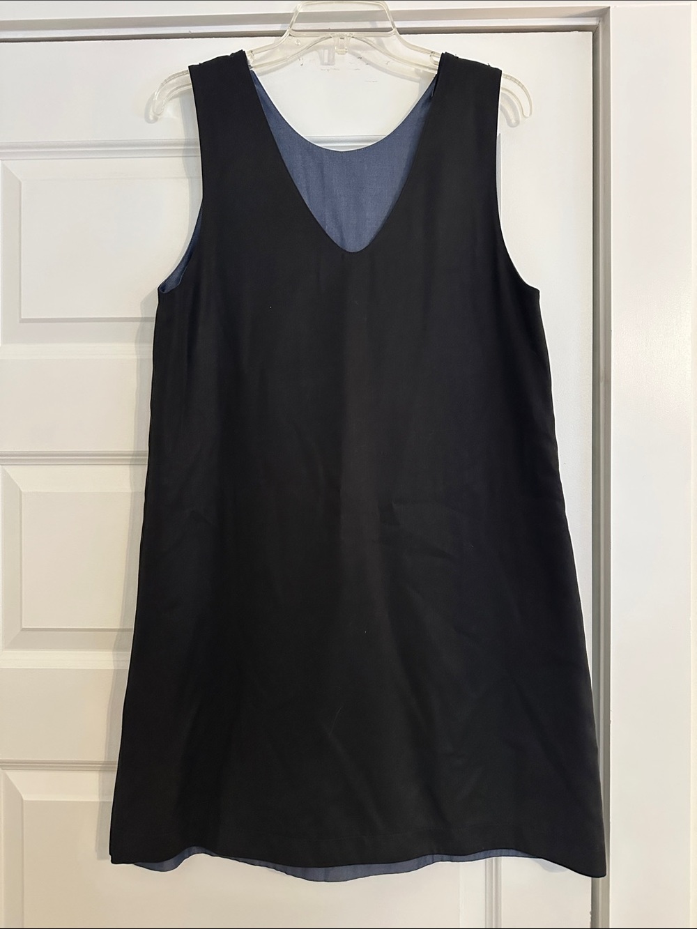 VETTA Black Sleeveless Reversible A-Line jumper